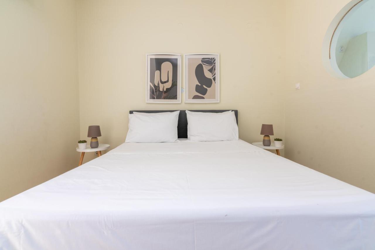 Hotel Omirikon バティ エクステリア 写真